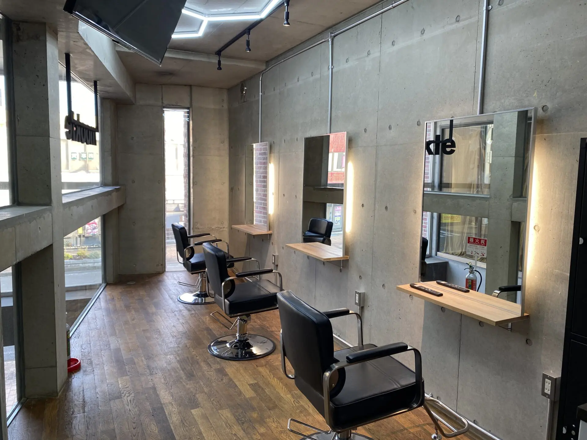 美容院mookie様 内装工事 ｜NEWS